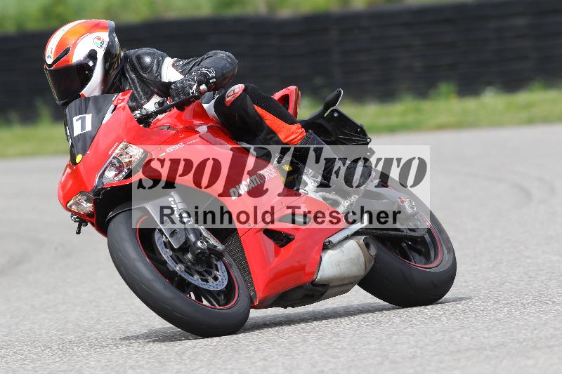 Archiv-2025/10 23.04.2025 Cornu Master School ADR/rot-rouge/61